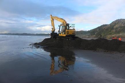 Digger breaks ground on Ngarunui Beach in Raglan to commence works on Tasman Global Access cable