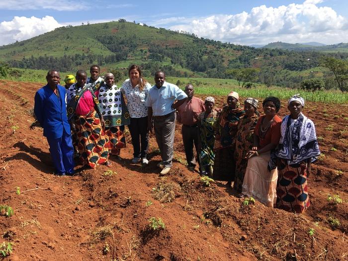 Professor Laura Boykin with farmers near Mbinga, Tanzania. Credit: Laura Boykin